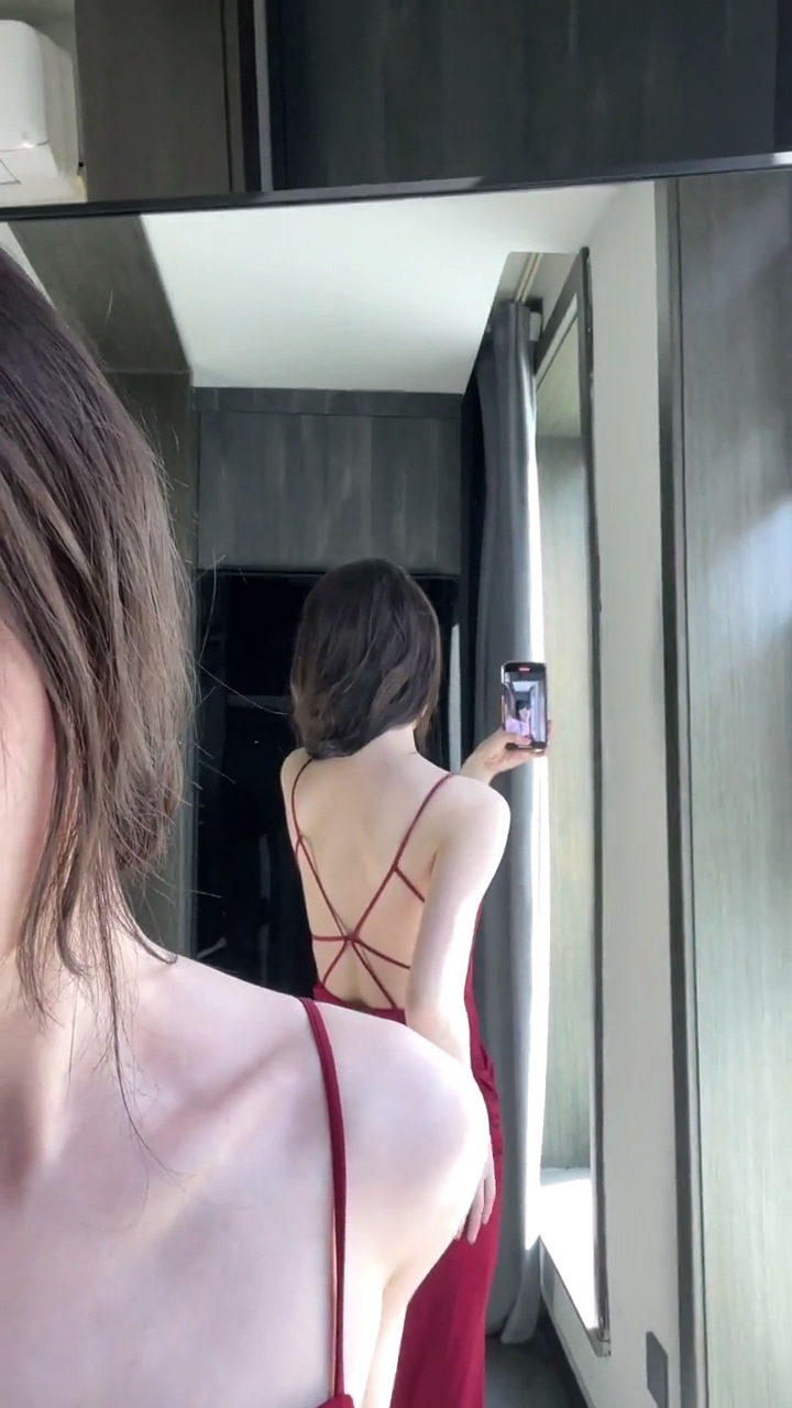 性感丰满美女逼紧丝滑